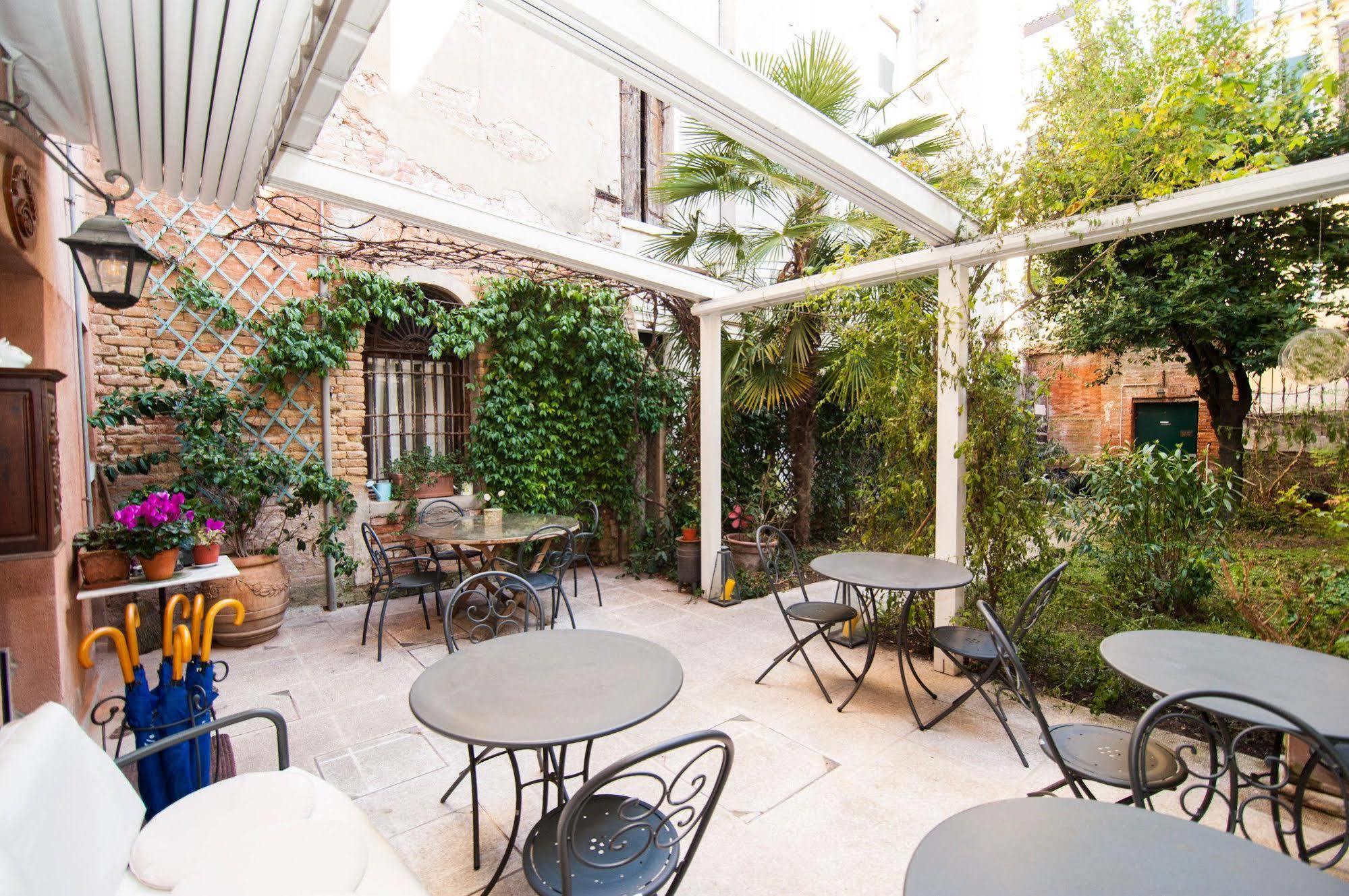 3749 Pontechiodo Bed & Breakfast เวนิส ภายนอก รูปภาพ