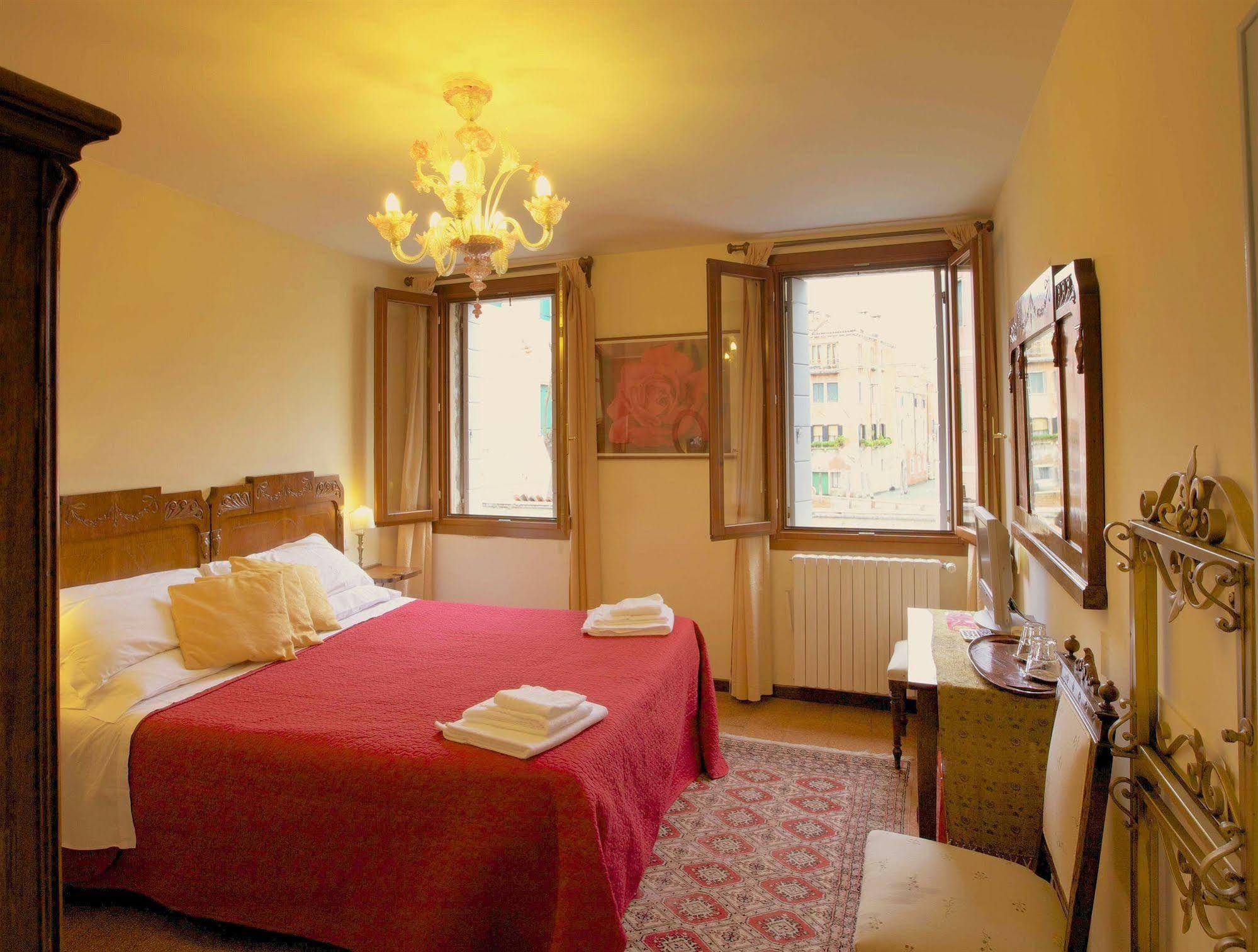 3749 Pontechiodo Bed & Breakfast เวนิส ภายนอก รูปภาพ