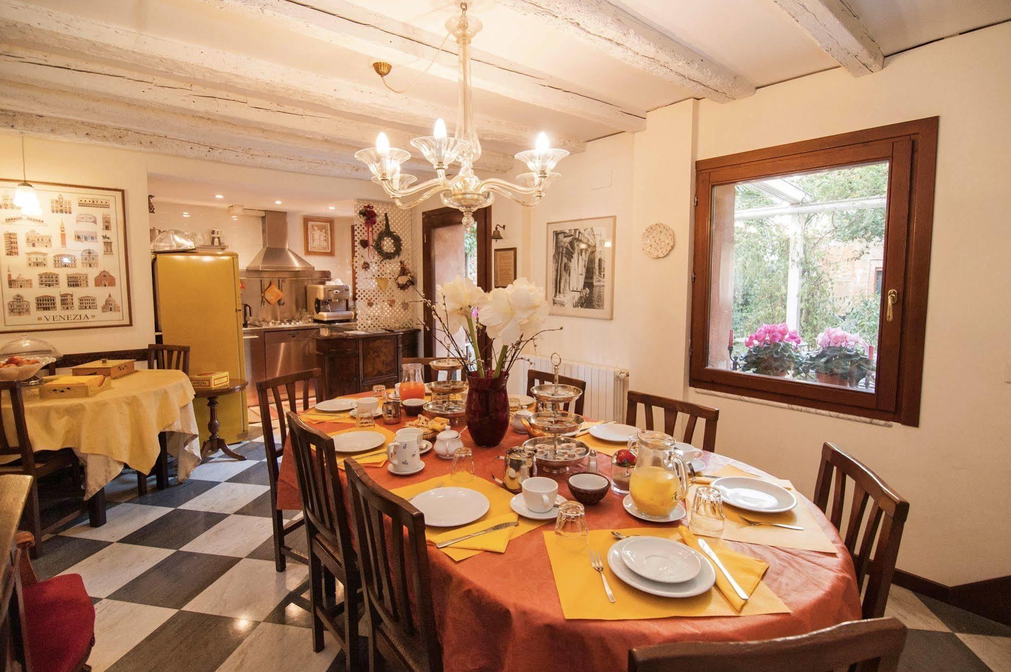 3749 Pontechiodo Bed & Breakfast เวนิส ภายนอก รูปภาพ
